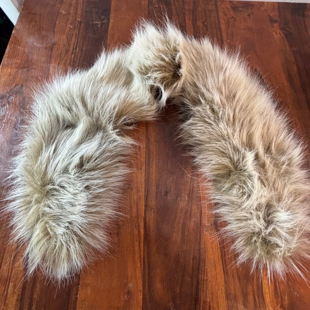 FUTRZANE Faux Fur Stole Wrap Collar Scarf Tan Beige One Size Made in Poland